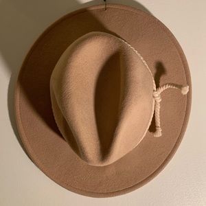 NWT Blush Felt Hat